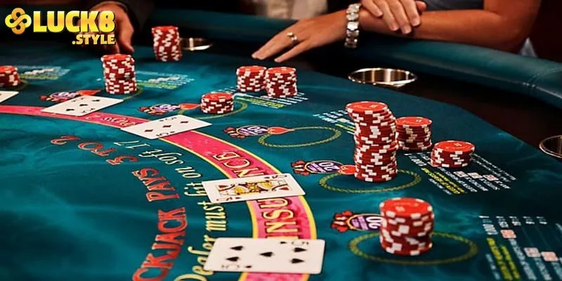 Lợi thế lớn với luật chơi bài Blackjack